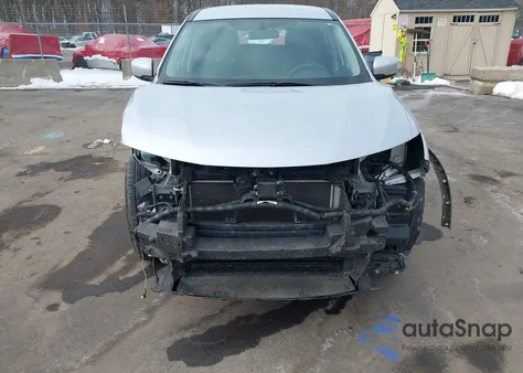 2017 Nissan Rogue S z USA, uszkodzony, nr VIN KNMAT2MVXHP574427